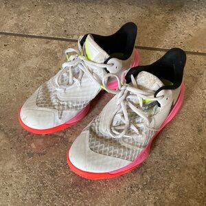Nike Zoom Hypercourt Hyperspeed Youth Girls 4.5 Pink White Red